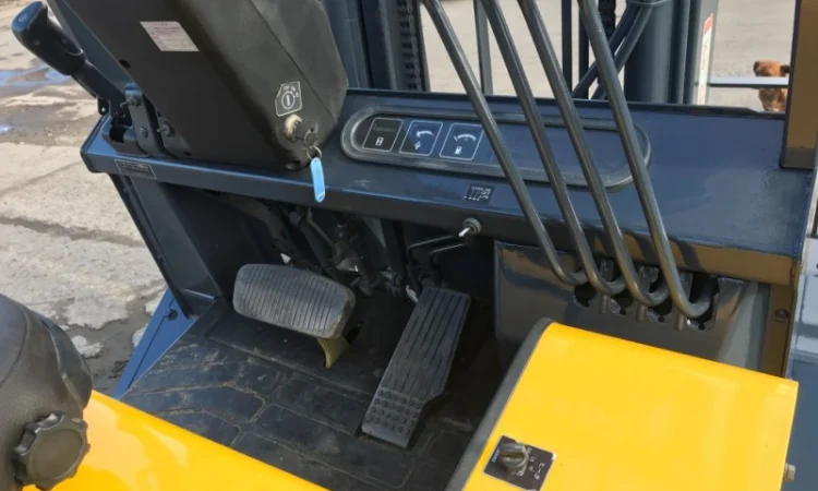 Вилочный погрузчик Sumitomo на 3 тонны с боковым смещением - фото № 6