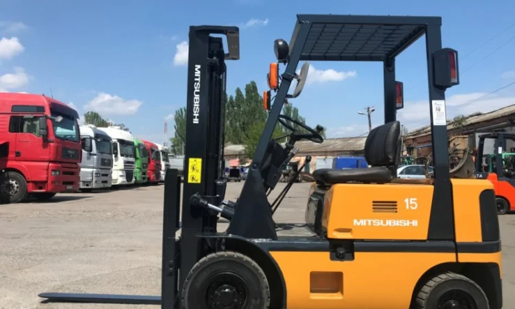 Газ-бензиновый вилочный погрузчик навантажувач Mitsubishi на 1.5 тонны - фото № 1