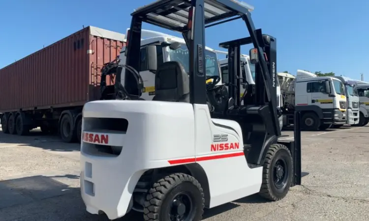 Газ-бензиновый погрузчик Nissan с мачтой вагонник и позиционером вил - фото № 9
