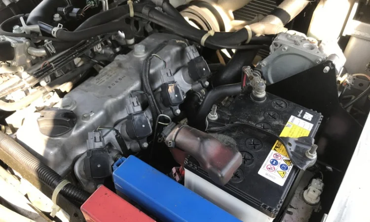 Газ-бензиновый вилочный погрузчик Nissan с боковым смещением в исполнении компакт - фото № 2