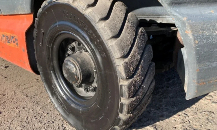 Вилочный автопогрузчик/автонавантажувач Toyota 6FG14 с тройной мачтой на 5 метров - фото № 8