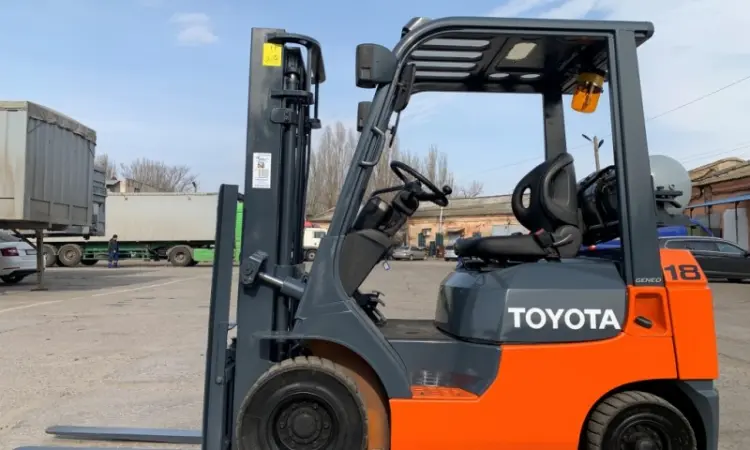 Вилочний навантажувач Toyota 02-7FG18 на 1.8 тонни - фото № 3