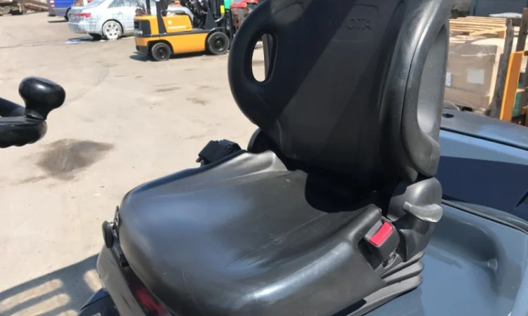 Вилочный погрузчик Toyota с автоматической коробкой передач - фото № 7