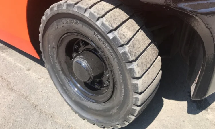 Вилочный погрузчик Toyota с автоматической коробкой передач - фото № 8