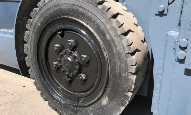 Вилочный дизельный автопогрузчик ТСМ с боковым смещением - фото № 7