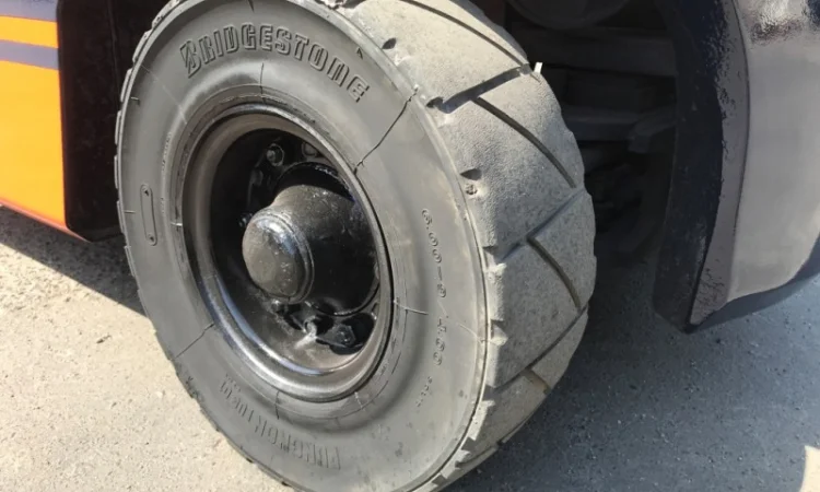 Вилочный автопогрузчик Toyota грузоподъёмностью 2 тонны - фото № 8