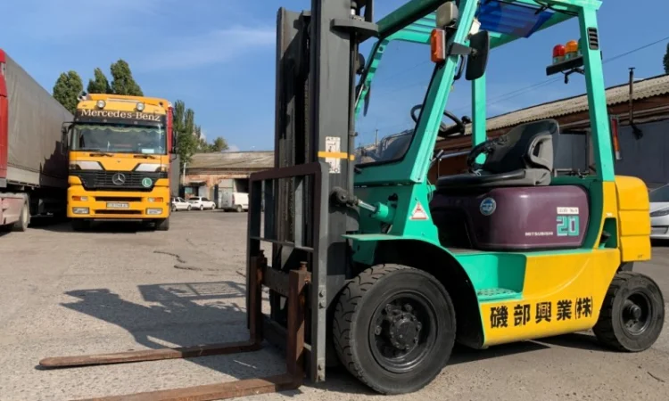 Вилочный автопогрузчик/автонавантажувач Mitsubishi на 2 тонны - фото № 1