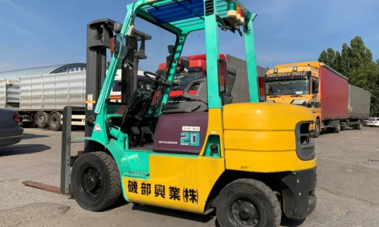 Вилочный автопогрузчик/автонавантажувач Mitsubishi на 2 тонны - фото № 2