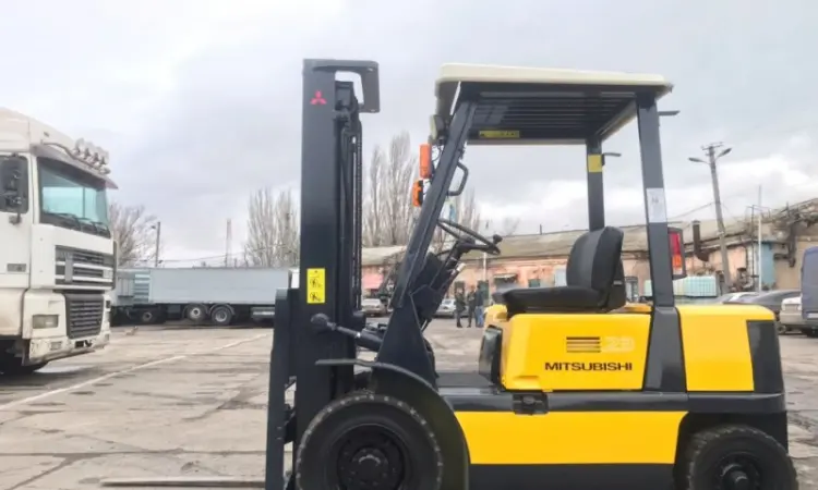 Бензиновый погрузчик Mitsubishi FG23-F17A с автоматической коробкой передач и мачтой 3.5 м - фото № 1