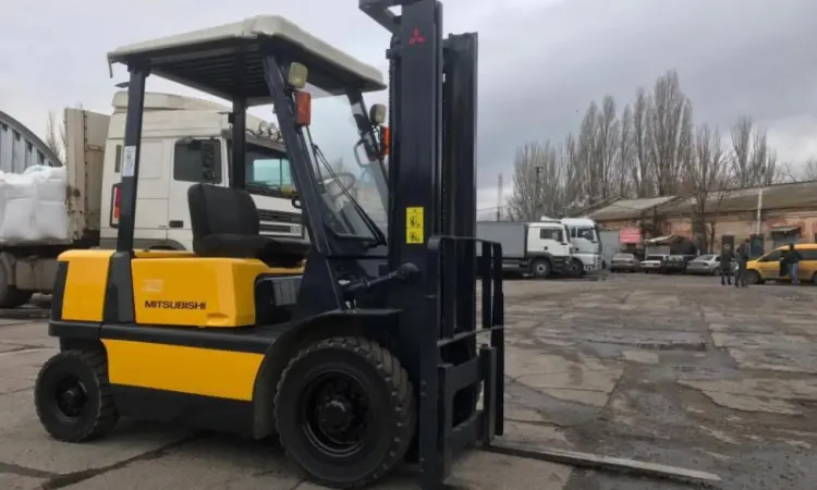 Бензиновый погрузчик Mitsubishi FG23-F17A с автоматической коробкой передач и мачтой 3.5 м - фото № 3