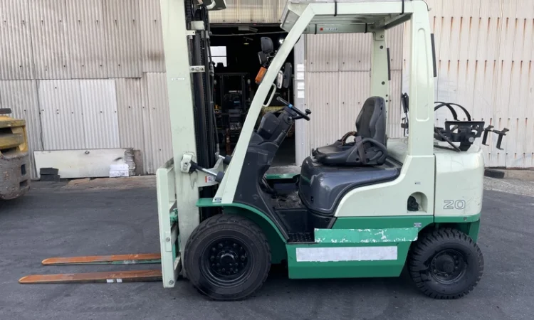 Вилковий автопогрузчик Nissan, вагонник з щоглою 5.15 метри. 2015 року. Модель: P1F2A20D - фото № 1