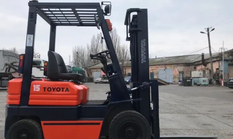 Газ-бензиновый автопогрузчик Toyota 02-5FG15 с автоматической коробкой передач - фото № 2