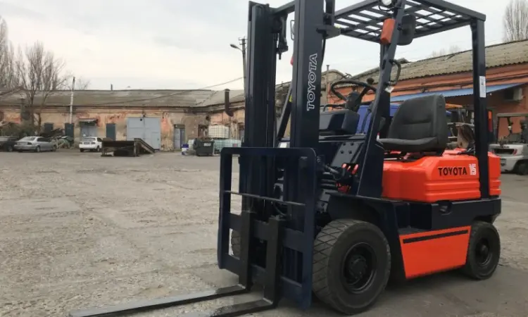 Газ-бензиновый автопогрузчик Toyota 02-5FG15 с автоматической коробкой передач - фото № 5