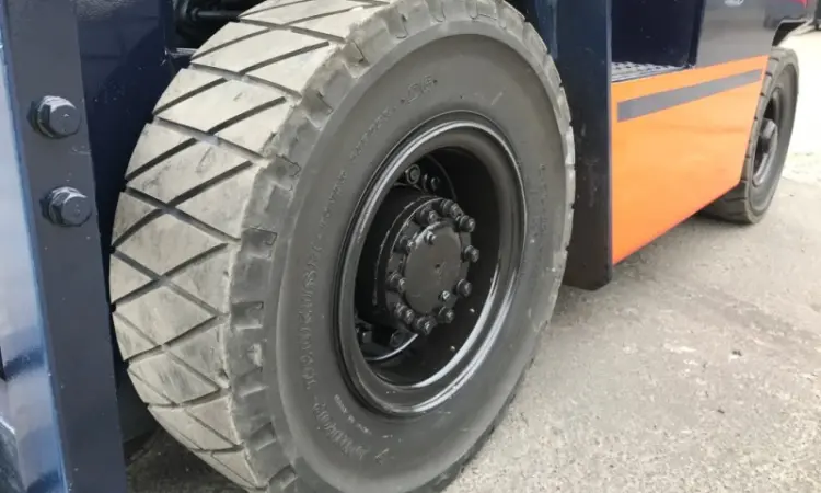 Газ-бензиновый автопогрузчик Toyota 02-5FG15 с автоматической коробкой передач - фото № 7