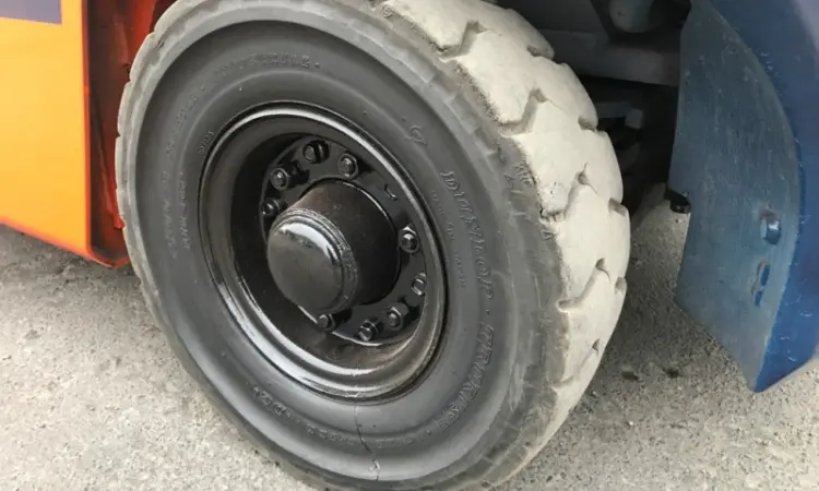 Газ-бензиновый автопогрузчик Toyota 02-5FG15 с автоматической коробкой передач - фото № 9