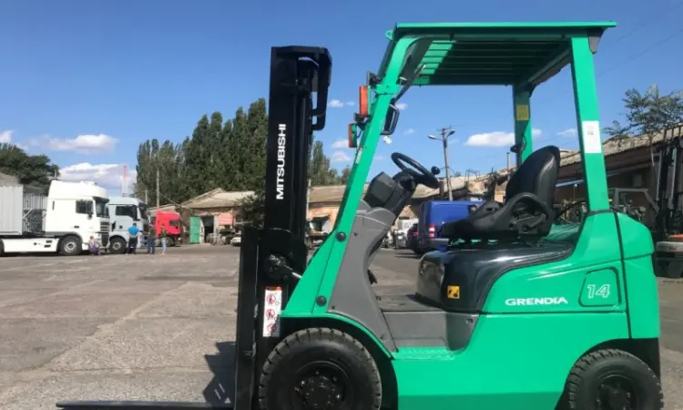 Газ-бензиновый вилочный погрузчик Mitsubishi FGE14T-F34 год выпуска 2015, новая резина - фото № 1