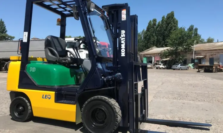 Вилочный автопогрузчик Komatsu грузоподъёмностью 2 тонны с мачтой триплекс - фото № 5
