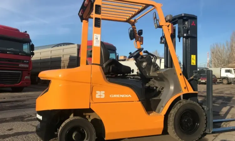 Бензиновый погрузчик Mitsubishi FG25T-F17D грузоподъёмностью 2.5 тонны - фото № 3