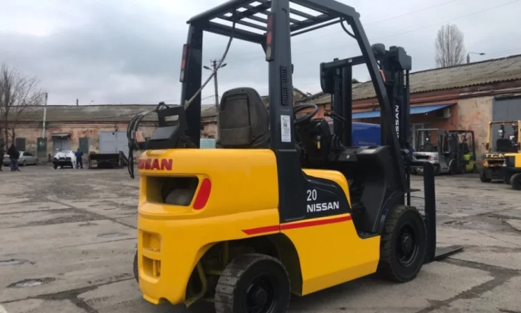 Газ-бензиновый вилочный погрузчик Nissan PL02A20W на 2 тонны - фото № 4