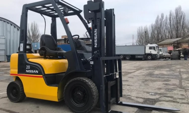 Газ-бензиновый вилочный погрузчик Nissan PL02A20W на 2 тонны - фото № 8