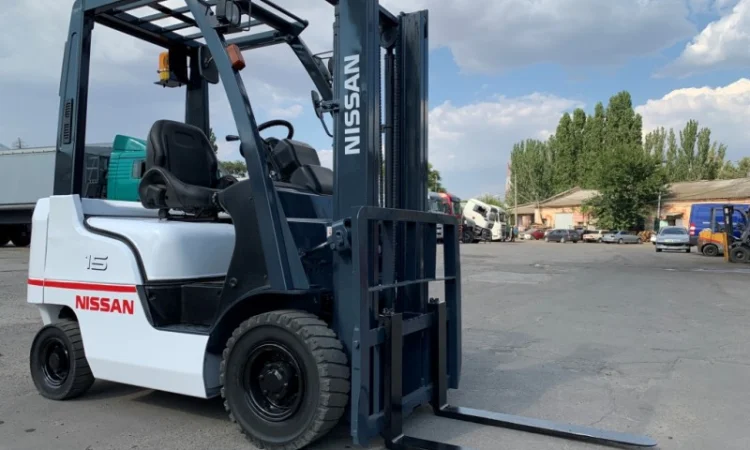 Вилочный дизельный автопогрузчик/автонавантажувач Nissan на 1.5 тонны - фото № 1