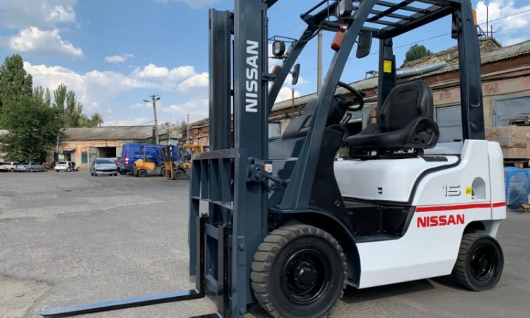 Вилочный дизельный автопогрузчик/автонавантажувач Nissan на 1.5 тонны - фото № 3