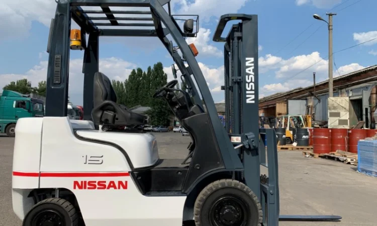 Вилочный дизельный автопогрузчик/автонавантажувач Nissan на 1.5 тонны - фото № 9