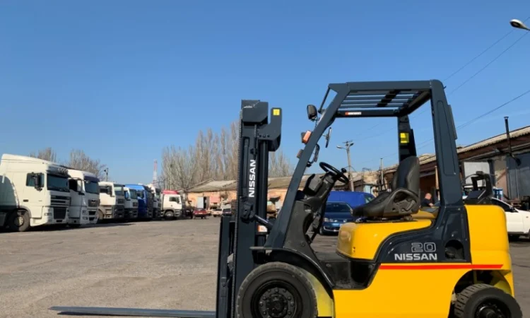 Вилочный автопогрузчик Nissan газ-бензиновый - фото № 4