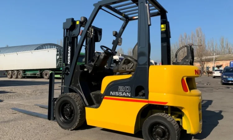 Вилочный автопогрузчик Nissan газ-бензиновый - фото № 5