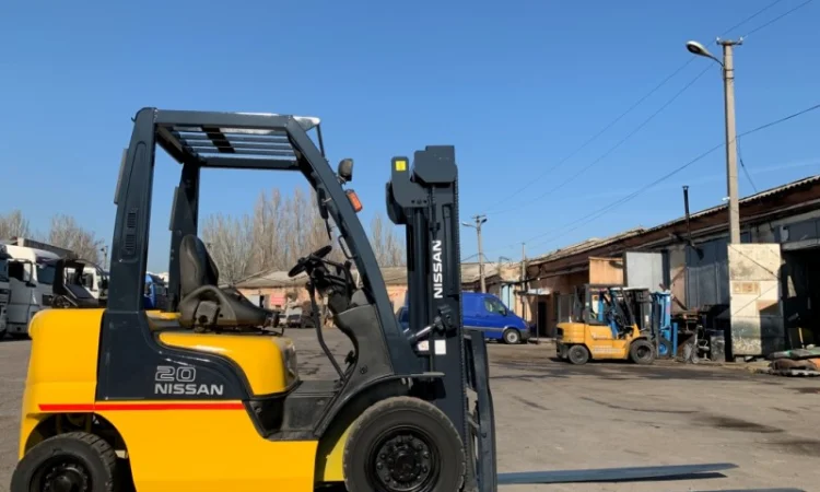 Вилочный автопогрузчик Nissan газ-бензиновый - фото № 6