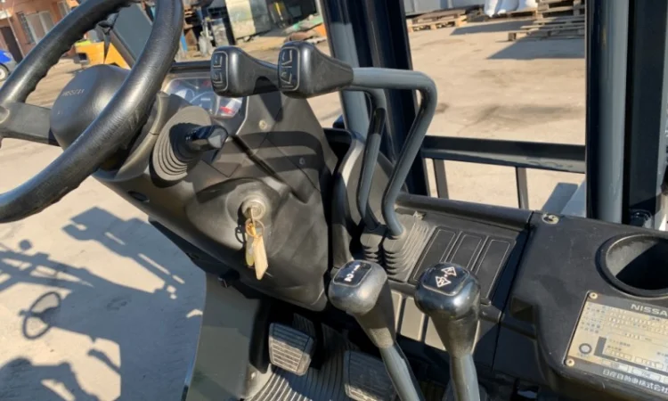 Вилочный автопогрузчик Nissan газ-бензиновый - фото № 7