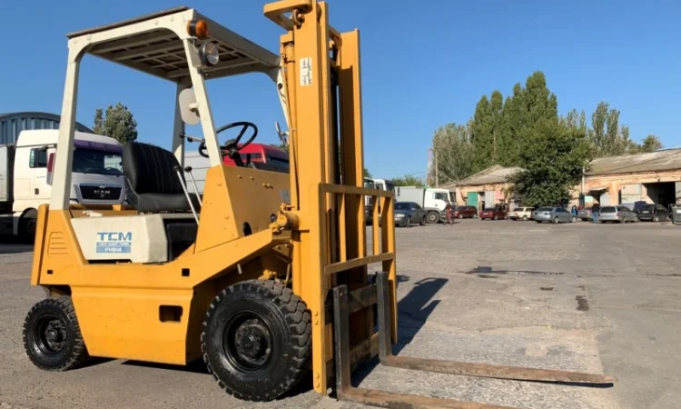 Вилочный автопогрузчик/автонавантажувач TCM на 1.4 тонны - фото № 9