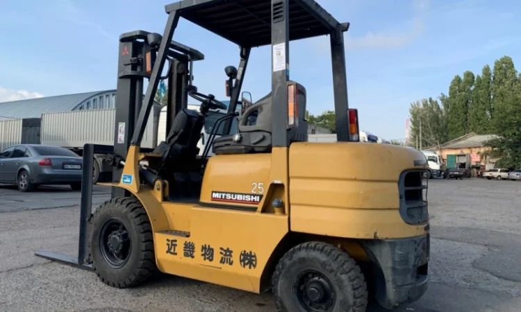 Вилочный автопогрузчик/автонавантажувач Mitsubishi в родной краске - фото № 1