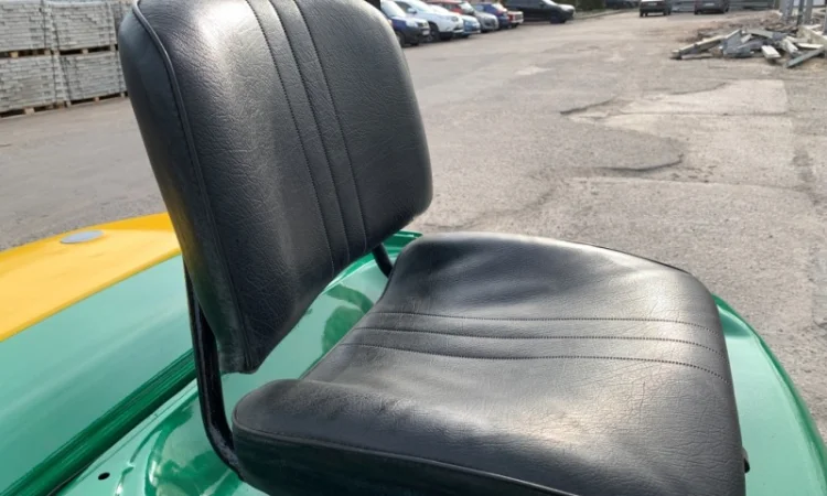 Вилочный бензиновый автопогрузчик Komatsu FG20LC-12 с наработкой всего 1811 моточасов - фото № 8