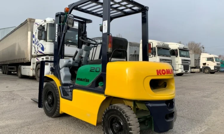 Вилочный бензиновый автопогрузчик Komatsu FG20LC-12 с наработкой всего 1811 моточасов - фото № 11