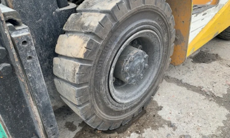 Вилочный погрузчик TCM FG15T9H с кареткой бокового смещения - фото № 8