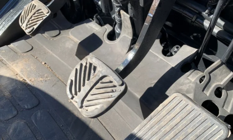 Бензиновый вилочный автопогрузчик TCM на 2.5 тонны. Модель: FG25C6 - фото № 5