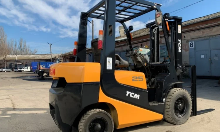 Бензиновый вилочный автопогрузчик TCM на 2.5 тонны. Модель: FG25C6 - фото № 9