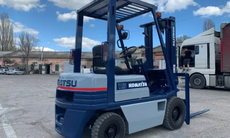 Вилочный бензиновый автопогрузчик Komatsu с двигателем Toyota 5K - фото № 2