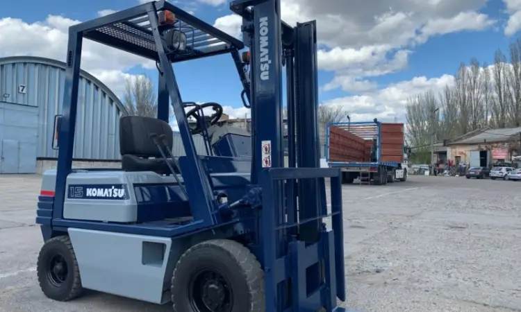Вилочный бензиновый автопогрузчик Komatsu с двигателем Toyota 5K - фото № 3