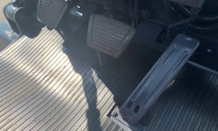 Вилочный бензиновый автопогрузчик Nissan с мачтой на 4 метра - фото № 11