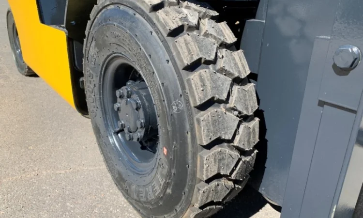 Газовый вилочный автопогрузчик Sumitomo (Mazda) с боковым смещением - фото № 8