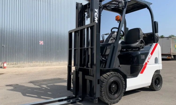 Газ-бензиновий вилочний автонавантажувач TCM. Модель: FGE15T15. 2018 року випуску - фото № 1
