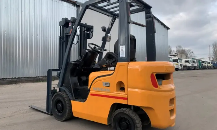 Вилочний дизельний навантажувач Nissan FL01A18 на 1.8 тонни - фото № 3