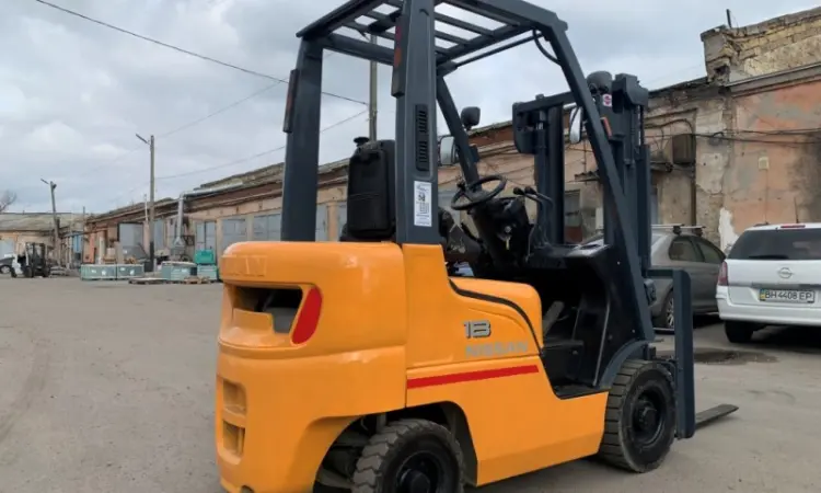 Вилочний дизельний навантажувач Nissan FL01A18 на 1.8 тонни - фото № 5