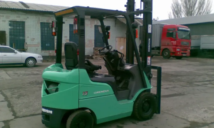 Вилочный бензиновый погрузчик Mitsubishi KFG18T-KF2D на 1 тонну - фото № 5