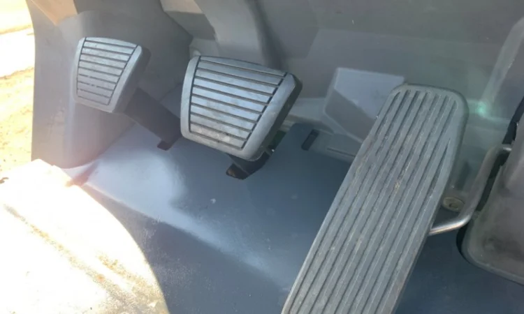 Вилочний навантажувач Mitsubishi KFGE15T-KF34 з бiчним зсувом - фото № 8