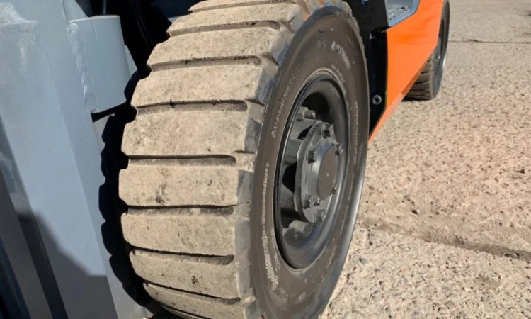 Вилочний навантажувач Mitsubishi KFGE15T-KF34 з бiчним зсувом - фото № 10