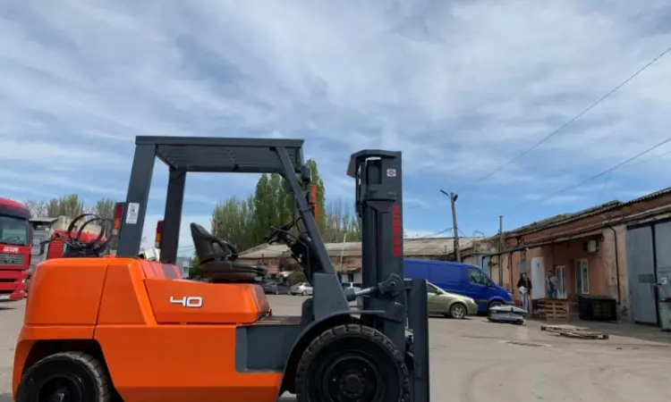 Вилочний навантажувач Nissan F04B40T-F29C на 4.5 тонни - фото № 4