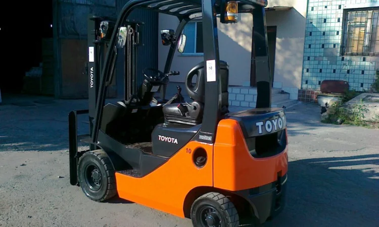 Вилочный погрузчик тойота 8 серии на 1 тонну - фото № 7